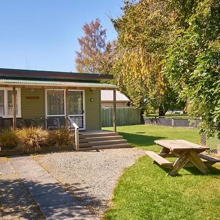 Accommodation Fiordland The Bach - One Bedroom Cottage At 226B Milford Road Te Anau Exterior photo