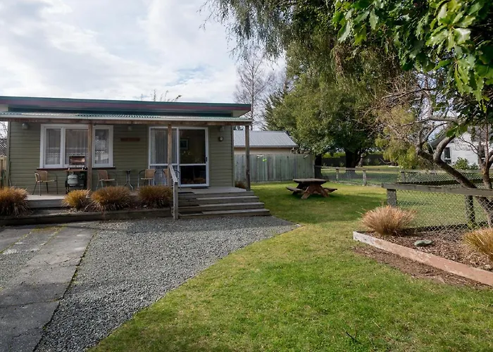 Accommodation Fiordland The Bach - One Bedroom Cottage At 226B Milford Road