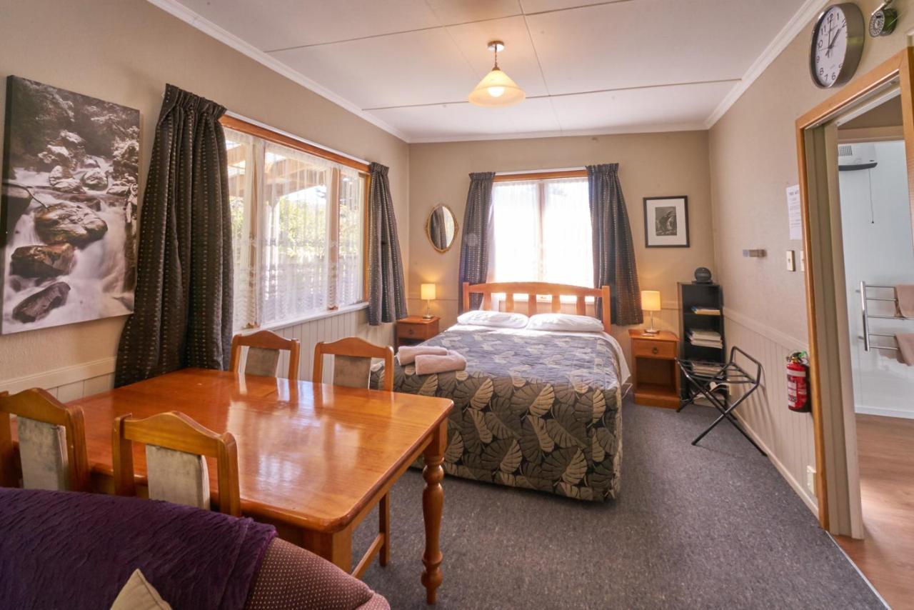 Fiordland The Bach - One Bedroom At 226b Milford Road Holiday home